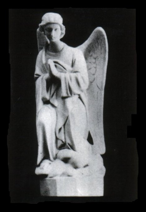 Kneeling Angel - RMS 243/244 - Click Image to Close